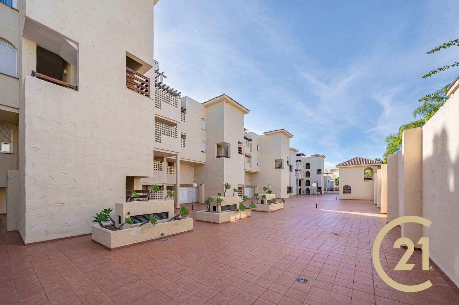 2 sovrum Lägenhet till salu i El Paraiso med pool garage - 325 000 € (Ref: 9551023)