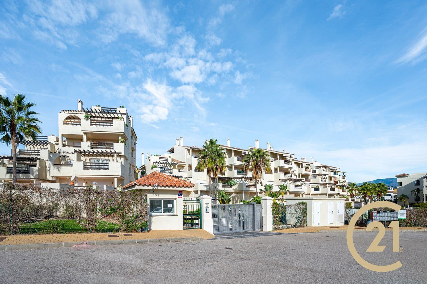 2 sovrum Lägenhet till salu i El Paraiso med pool garage - 325 000 € (Ref: 9551023)