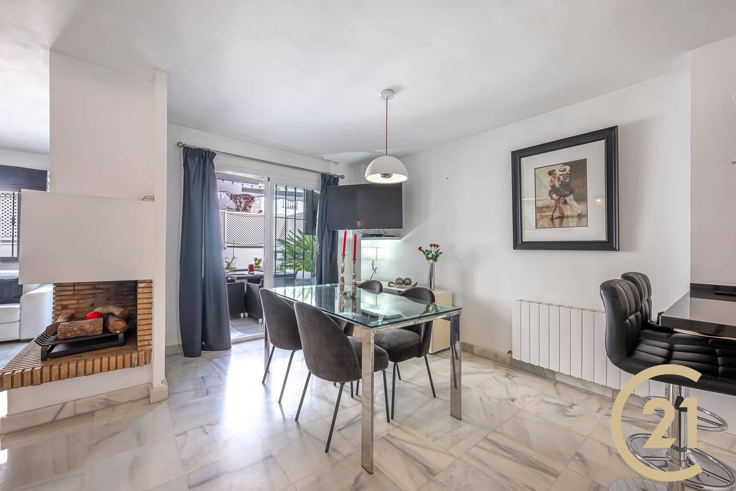 4 soveværelse Byhus til leje i Nueva Andalucia med swimmingpool garage - € 3.000 (Ref: 9551024)