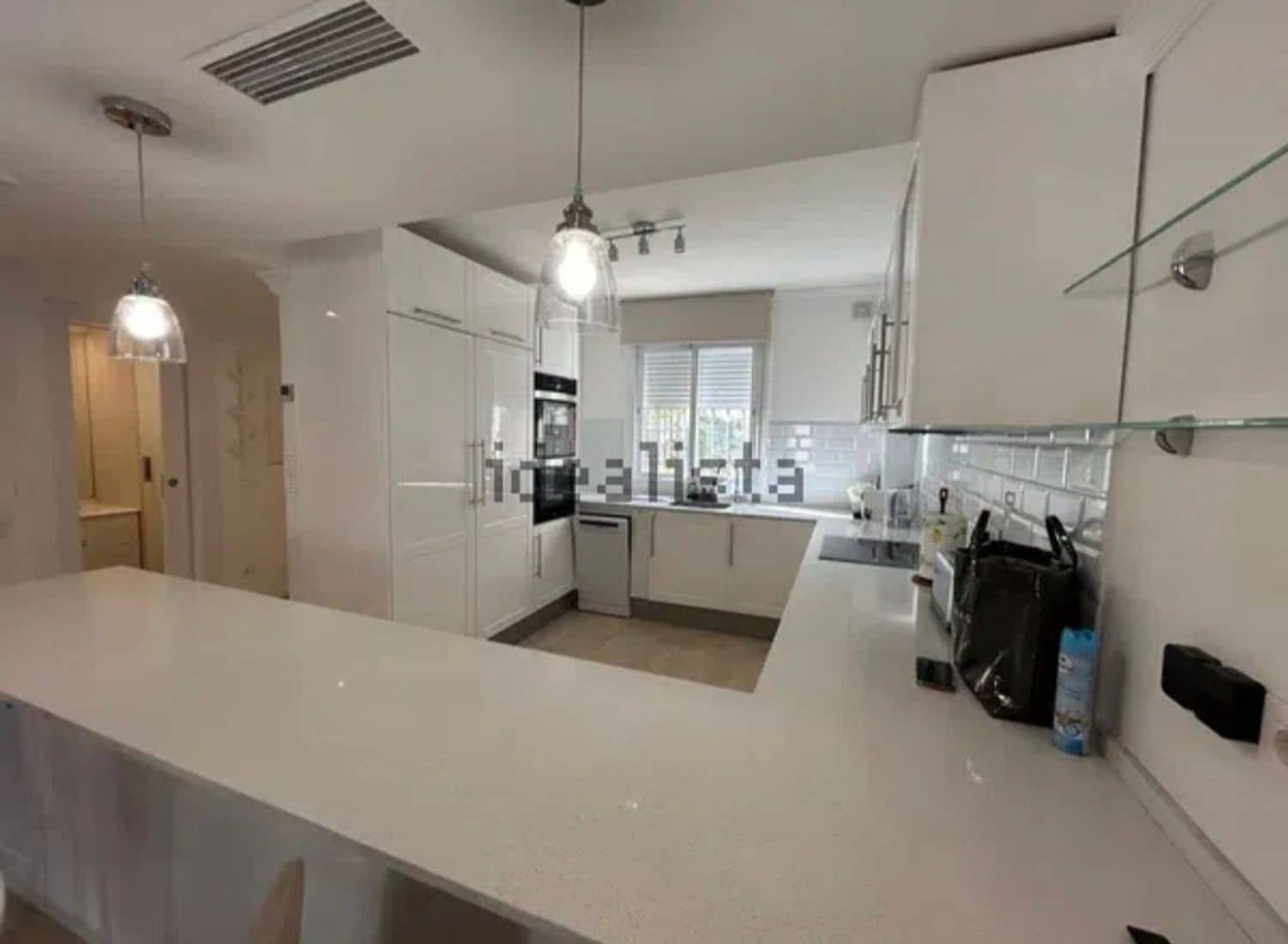 4 makuuhuone Omakotitalo vuokrattavana paikassa Puerto Banus mukana uima-altaan 
autotalli - 4 000 € (Ref: 9551025)