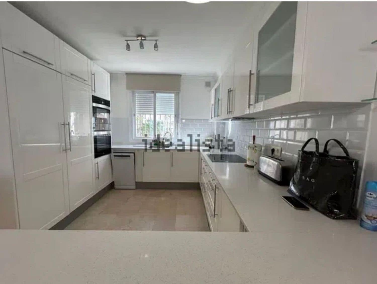 4 makuuhuone Omakotitalo vuokrattavana paikassa Puerto Banus mukana uima-altaan 
autotalli - 4 000 € (Ref: 9551025)