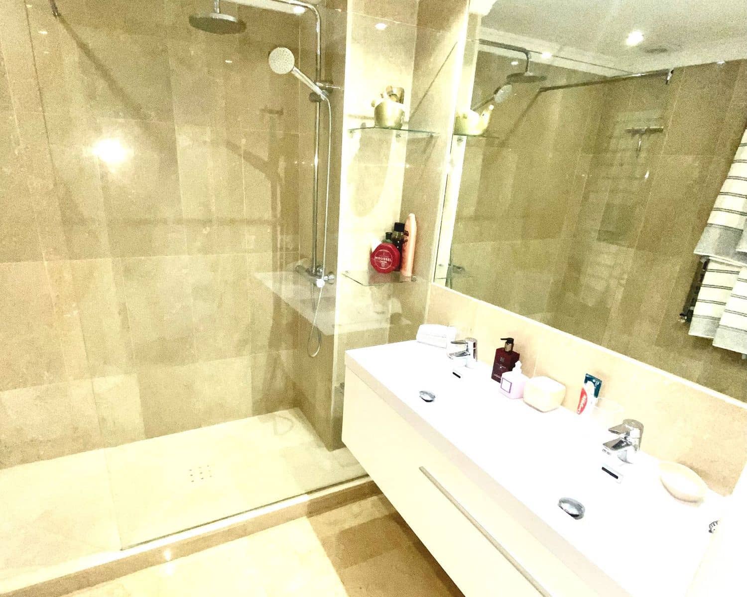 4 makuuhuone Omakotitalo vuokrattavana paikassa Puerto Banus mukana uima-altaan 
autotalli - 4 000 € (Ref: 9551025)