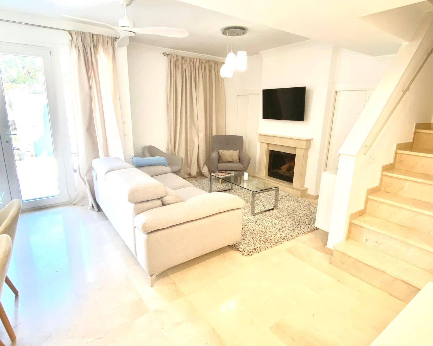 4 makuuhuone Omakotitalo vuokrattavana paikassa Puerto Banus mukana uima-altaan 
autotalli - 4 000 € (Ref: 9551025)