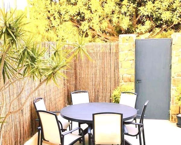 4 soverom Hus til leie i Puerto Banus, Marbella med svømmebasseng garasje - € 4 000 (Ref: 9551025)