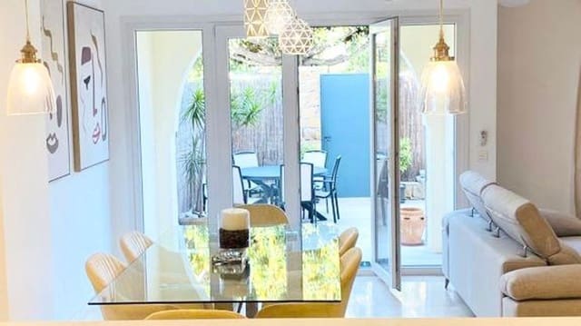 4 soverom Hus til leie i Puerto Banus, Marbella med svømmebasseng garasje - € 4 000 (Ref: 9551025)