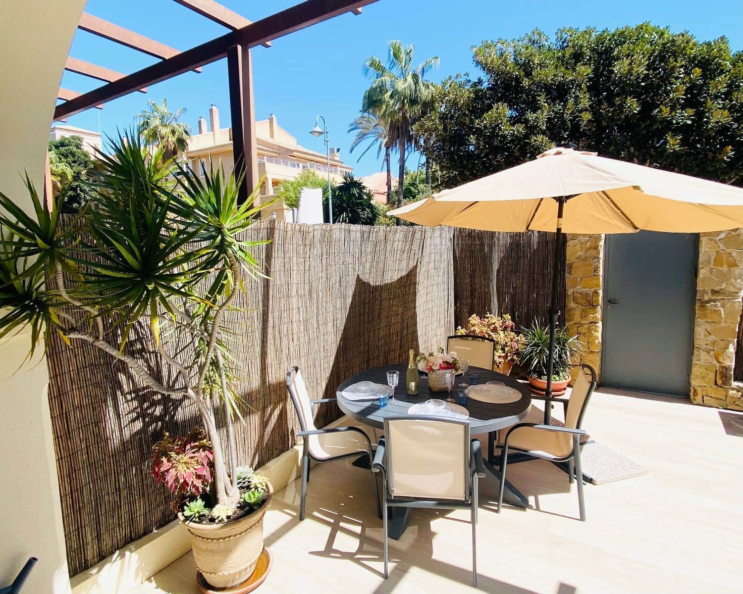 4 makuuhuone Omakotitalo vuokrattavana paikassa Puerto Banus mukana uima-altaan 
autotalli - 4 000 € (Ref: 9551025)