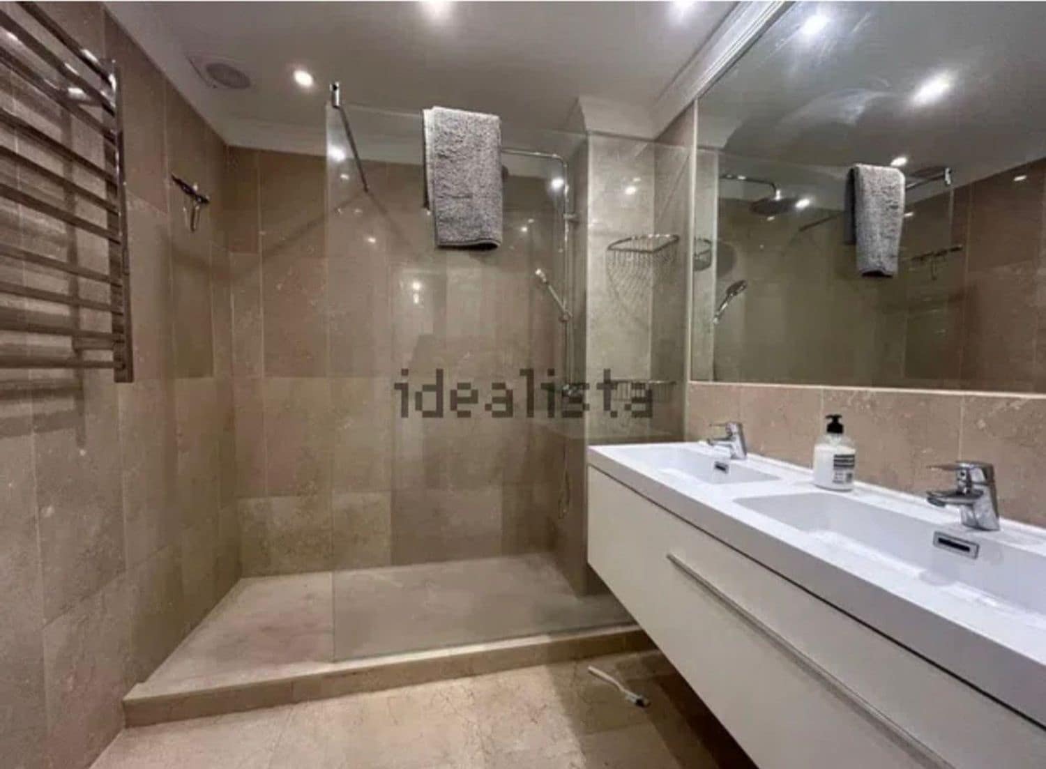 4 makuuhuone Omakotitalo vuokrattavana paikassa Puerto Banus mukana uima-altaan 
autotalli - 4 000 € (Ref: 9551025)