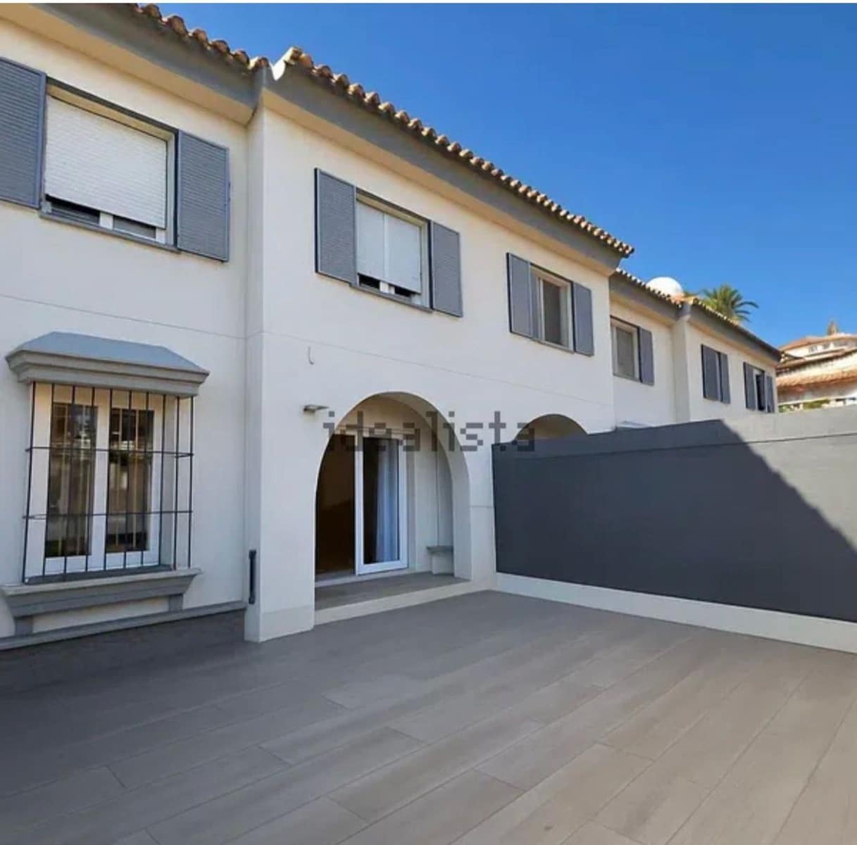 4 makuuhuone Omakotitalo vuokrattavana paikassa Puerto Banus mukana uima-altaan 
autotalli - 4 000 € (Ref: 9551025)