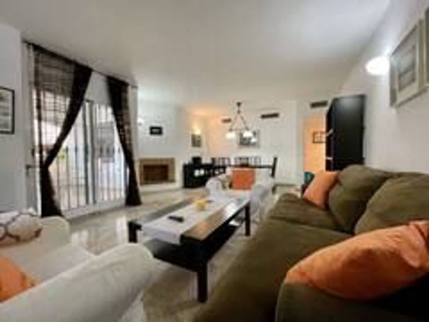 2 bedroom Apartment for rent in Nueva Andalucia with pool garage - € 1,900 (Ref: 9570366)