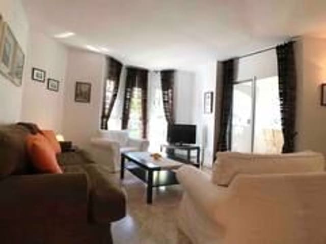 2 quarto Apartamento para arrendar em La Dama de Noche - La Alzambra, Marbella com piscina garagem - 1 900 € (Ref: 9570366)