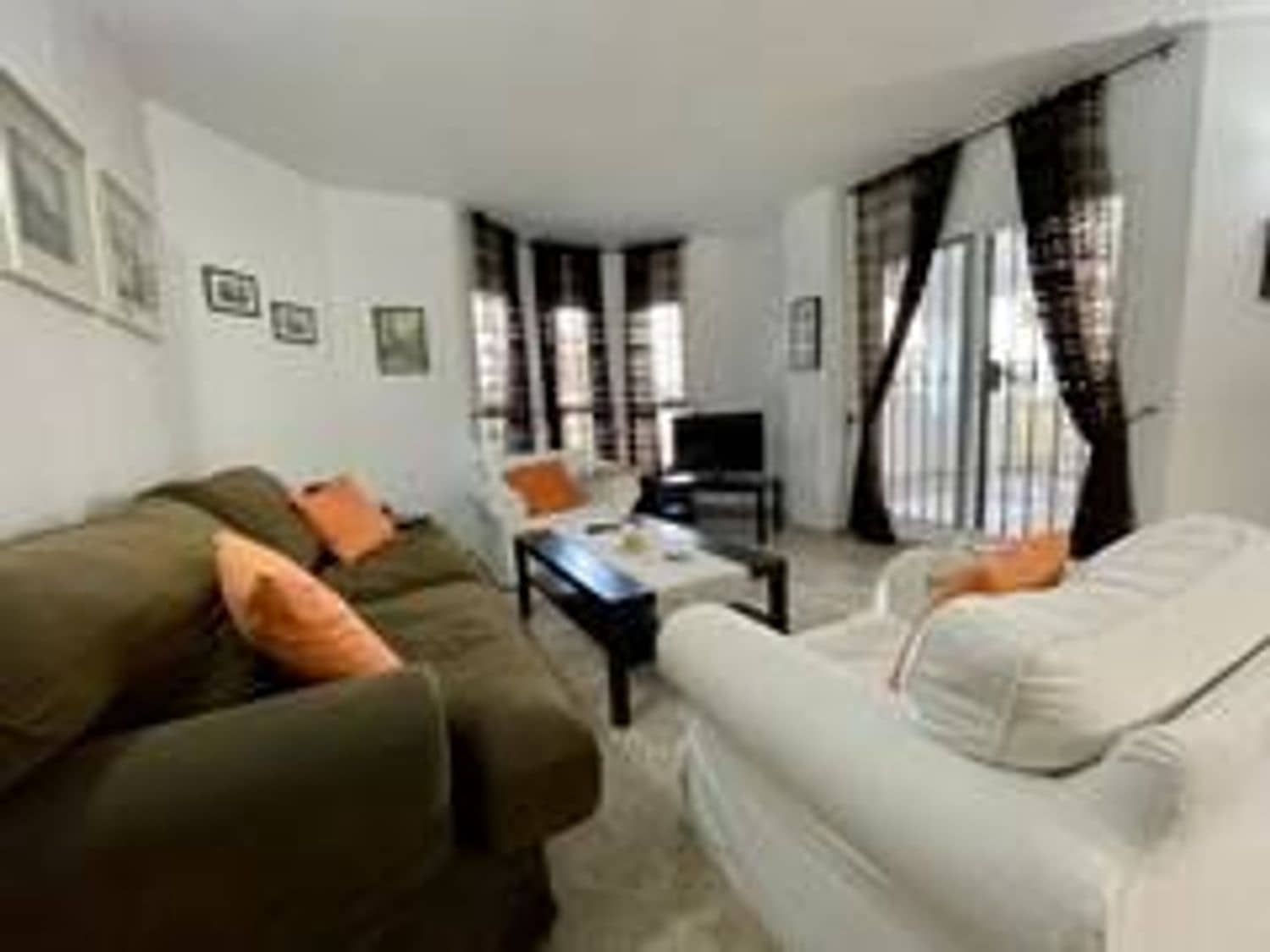 2 bedroom Apartment for rent in Nueva Andalucia with pool garage - € 1,900 (Ref: 9570366)