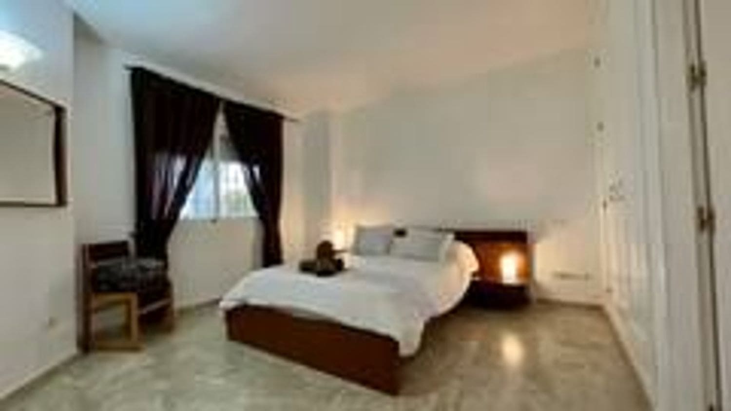 2 bedroom Apartment for rent in Nueva Andalucia with pool garage - € 1,900 (Ref: 9570366)