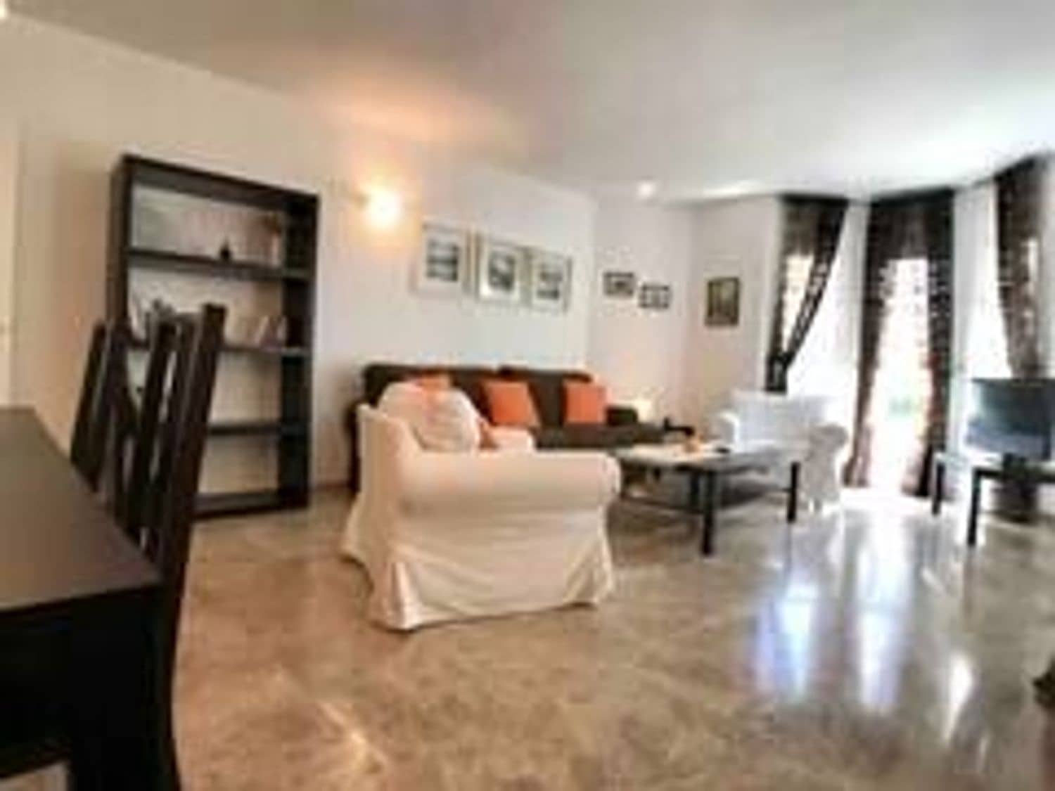 2 bedroom Apartment for rent in Nueva Andalucia with pool garage - € 1,900 (Ref: 9570366)