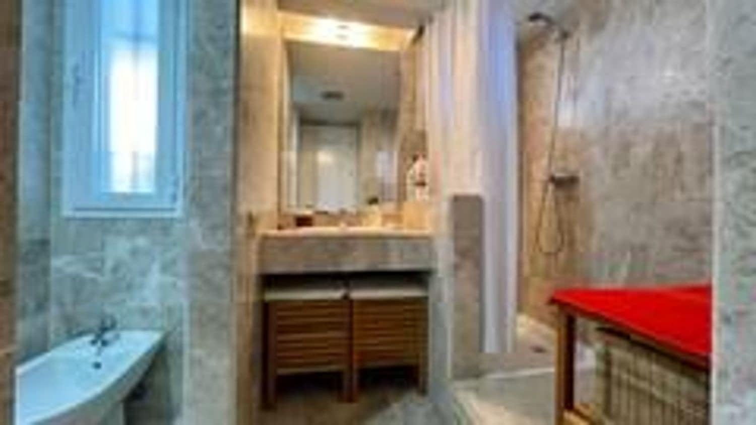 2 bedroom Apartment for rent in Nueva Andalucia with pool garage - € 1,900 (Ref: 9570366)