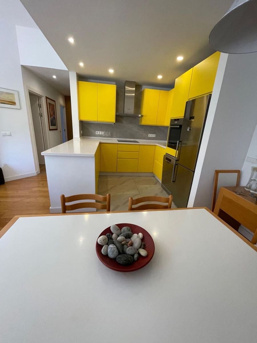 2 soveværelse Lejlighed til leje i El Paraiso med swimmingpool garage - € 2.250 (Ref: 9585910)