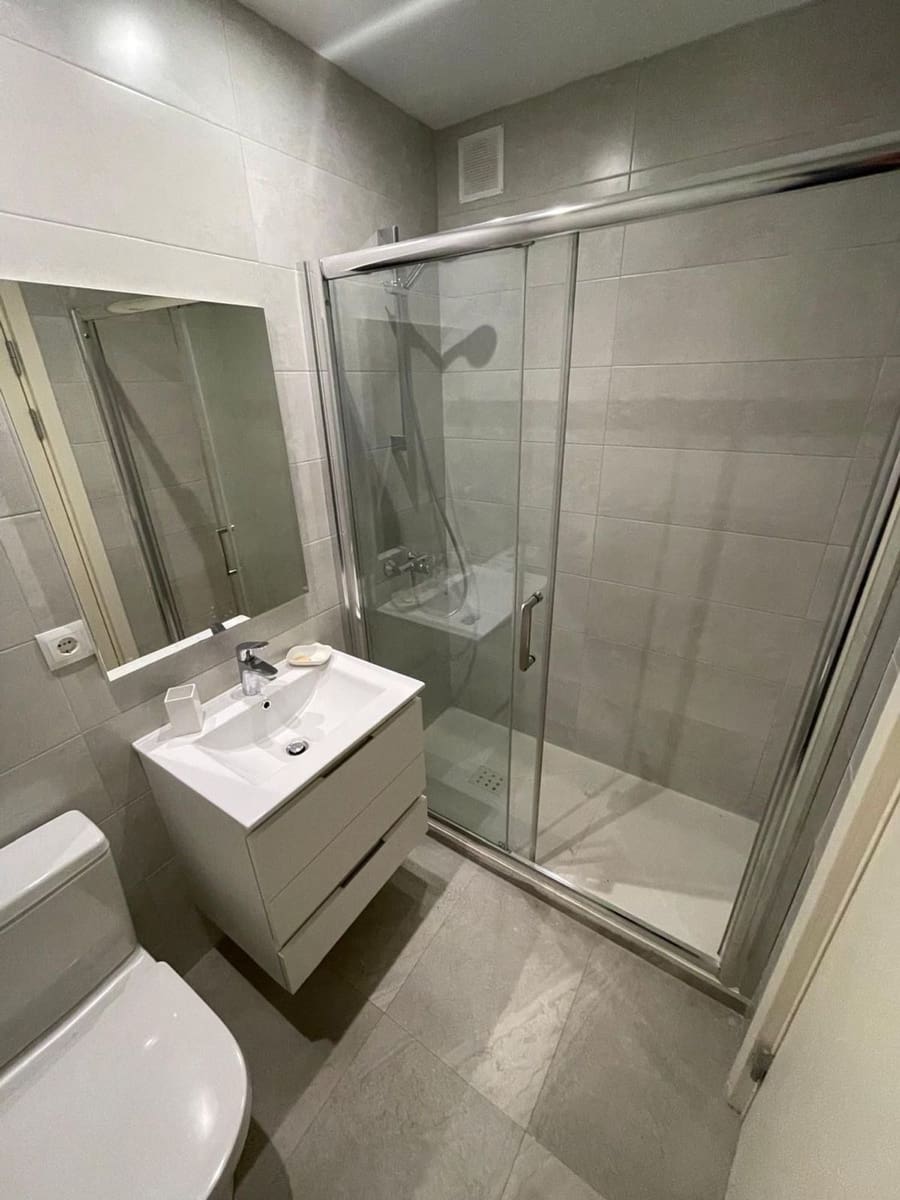 2 soveværelse Lejlighed til leje i El Paraiso med swimmingpool garage - € 2.250 (Ref: 9585910)