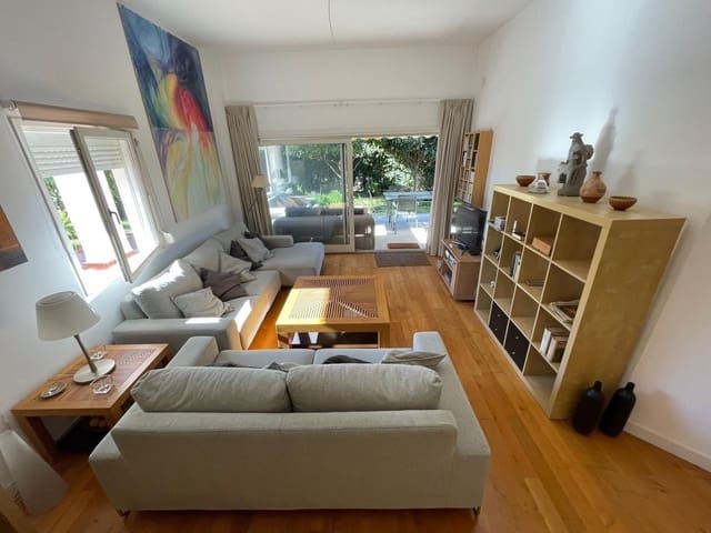 2 soveværelse Lejlighed til leje i El Paraiso, Estepona med swimmingpool garage - € 2.250 (Ref: 9585910)