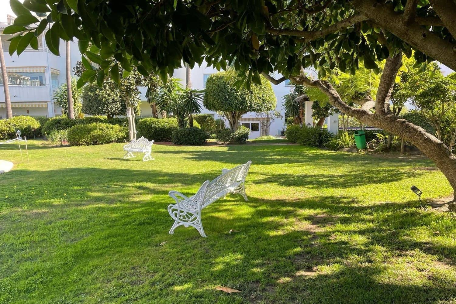 2 soveværelse Lejlighed til leje i El Paraiso med swimmingpool garage - € 2.250 (Ref: 9585910)