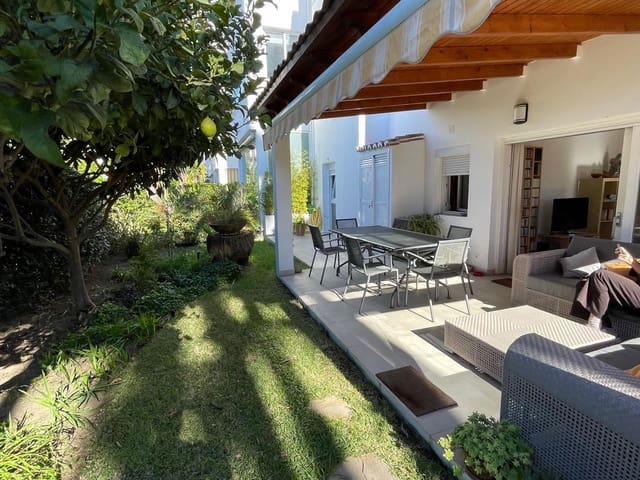 2 soveværelse Lejlighed til leje i El Paraiso, Estepona med swimmingpool garage - € 2.250 (Ref: 9585910)