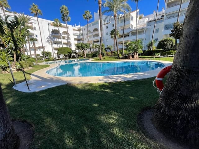 2 soveværelse Lejlighed til leje i El Paraiso, Estepona med swimmingpool garage - € 2.250 (Ref: 9585910)