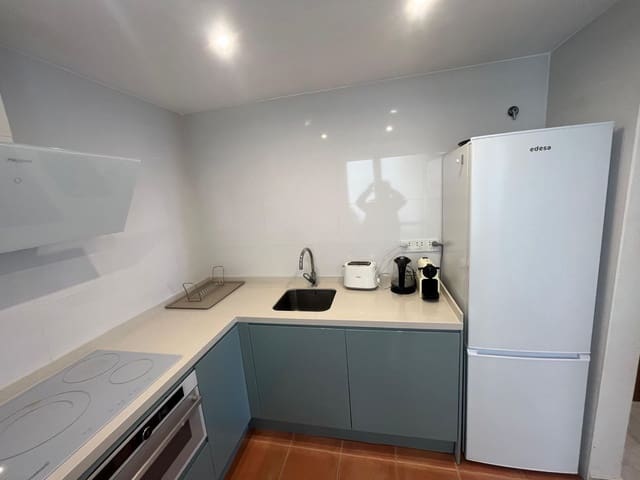 2 quarto Apartamento para arrendar em Los Jardines de Marbella - La Ermita, Marbella com piscina garagem - 1 600 € (Ref: 9598598)