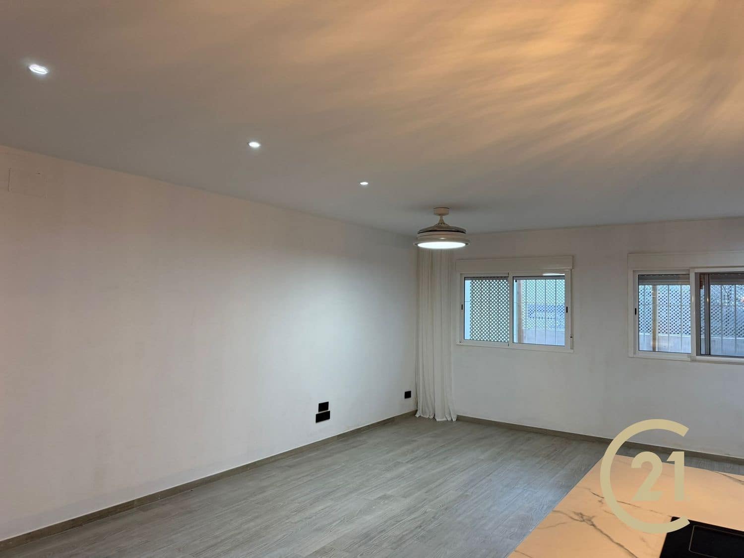 2 sypialnia Apartament na sprzedaż w New Golden Mile z basenem garażem - 259 000 € (Ref: 9598599)