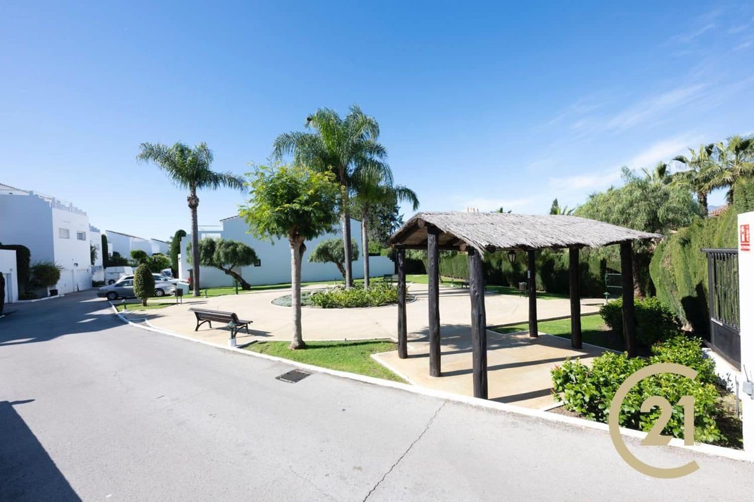 2 sypialnia Apartament na sprzedaż w New Golden Mile z basenem garażem - 259 000 € (Ref: 9598599)