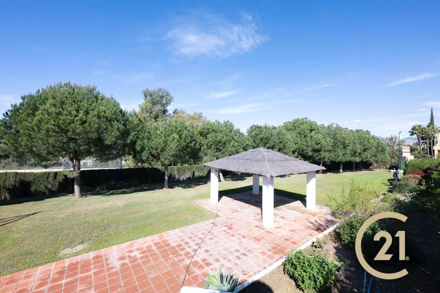 2 sypialnia Apartament na sprzedaż w New Golden Mile z basenem garażem - 259 000 € (Ref: 9598599)