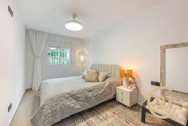 2 makuuhuone Huoneisto myytävänä paikassa Nueva Atalaya, Estepona mukana uima-altaan 
autotalli - 259 000 € (Ref: 9598599)