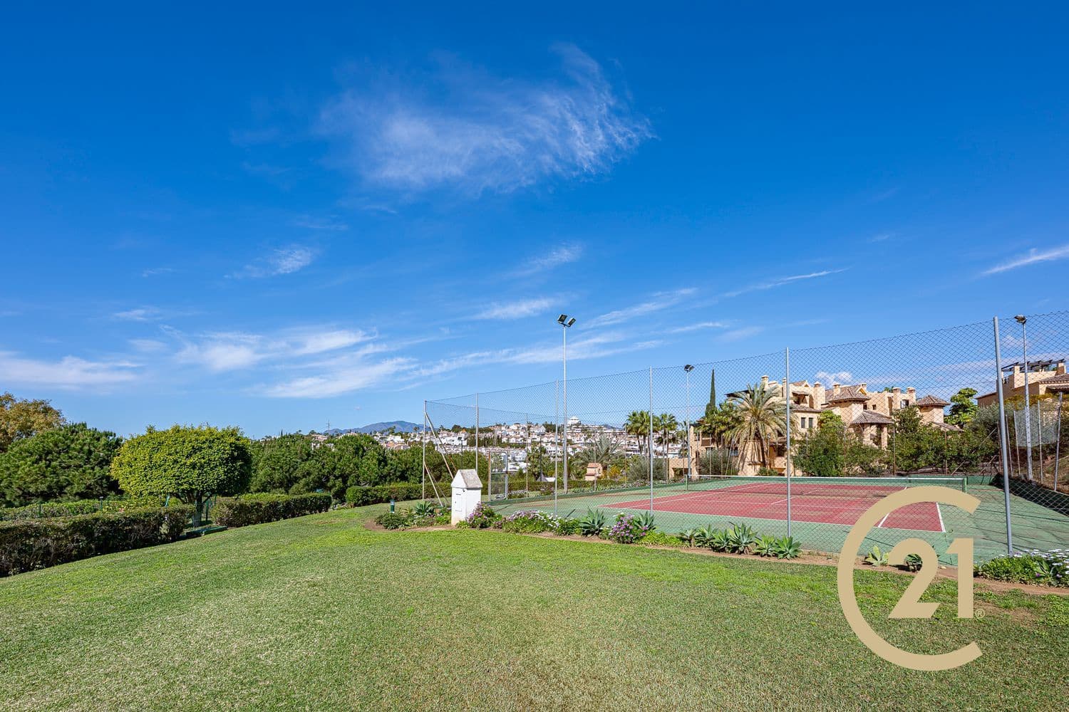 2 sovrum Lägenhet till salu i New Golden Mile med pool garage - 259 000 € (Ref: 9598599)