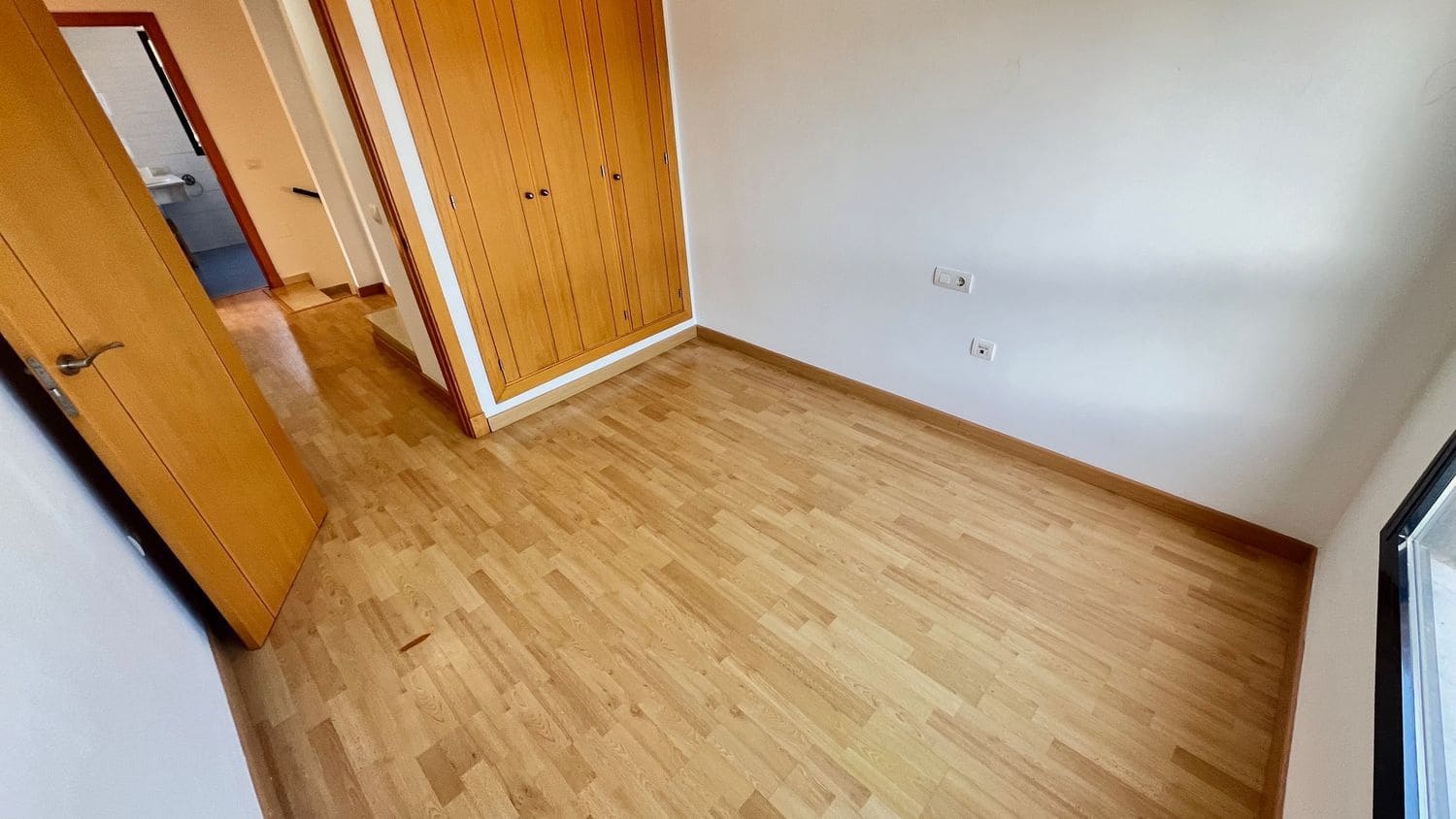 4 bedroom Townhouse for sale in Malaga city with pool garage - € 466,000 (Ref: 9600884)