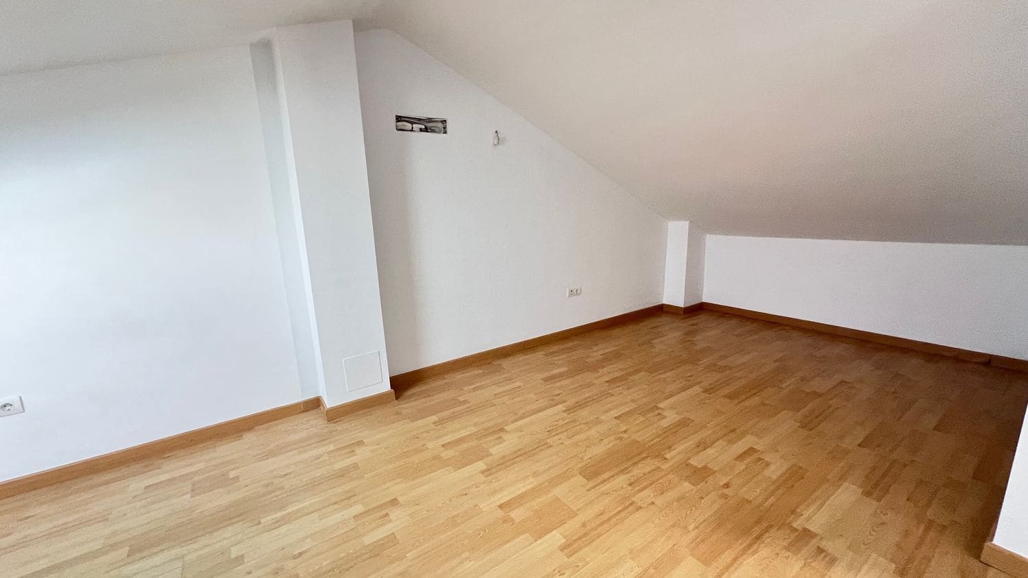 4 bedroom Townhouse for sale in Malaga city with pool garage - € 466,000 (Ref: 9600884)