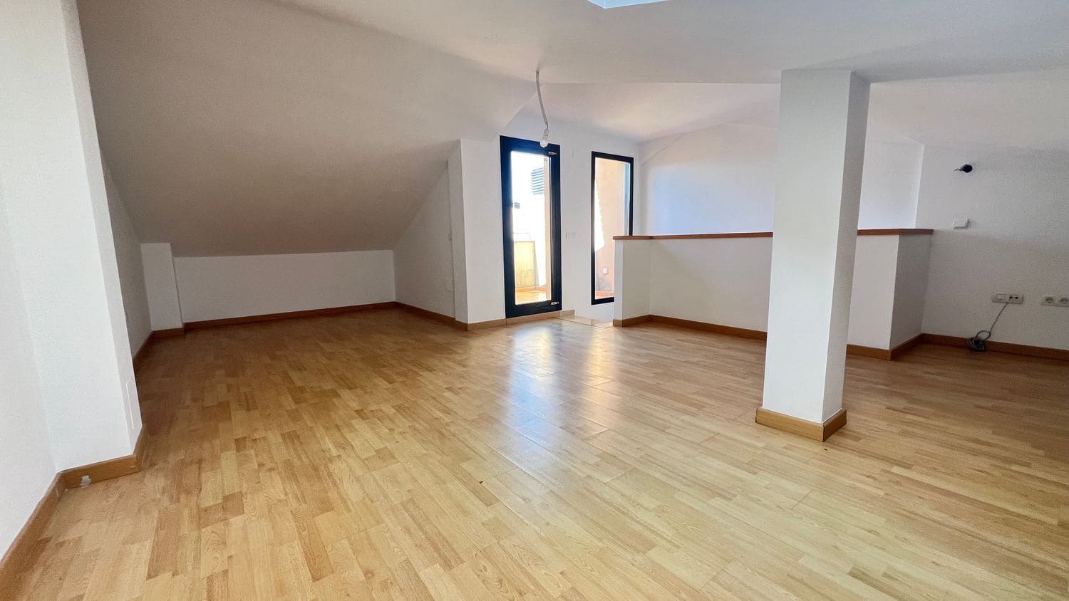 4 bedroom Townhouse for sale in Malaga city with pool garage - € 466,000 (Ref: 9600884)