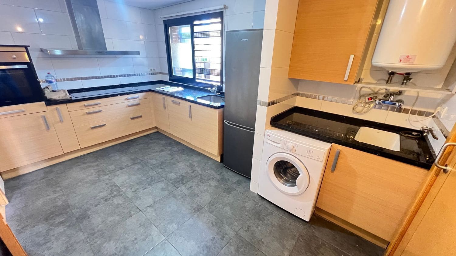 4 bedroom Townhouse for sale in Malaga city with pool garage - € 466,000 (Ref: 9600884)