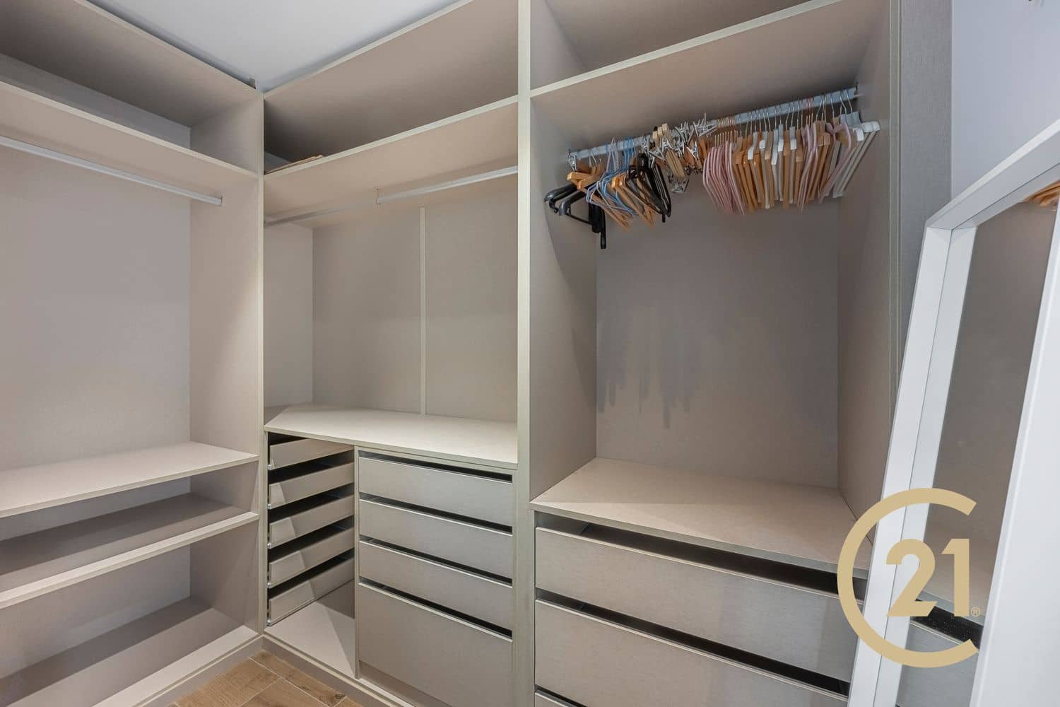 3 soverom Leilighet til salgs i Malaga by med svømmebasseng garasje - € 680 000 (Ref: 9627062)