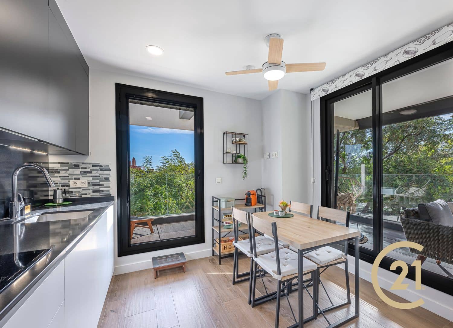 3 soverom Leilighet til salgs i Malaga by med svømmebasseng garasje - € 680 000 (Ref: 9627062)