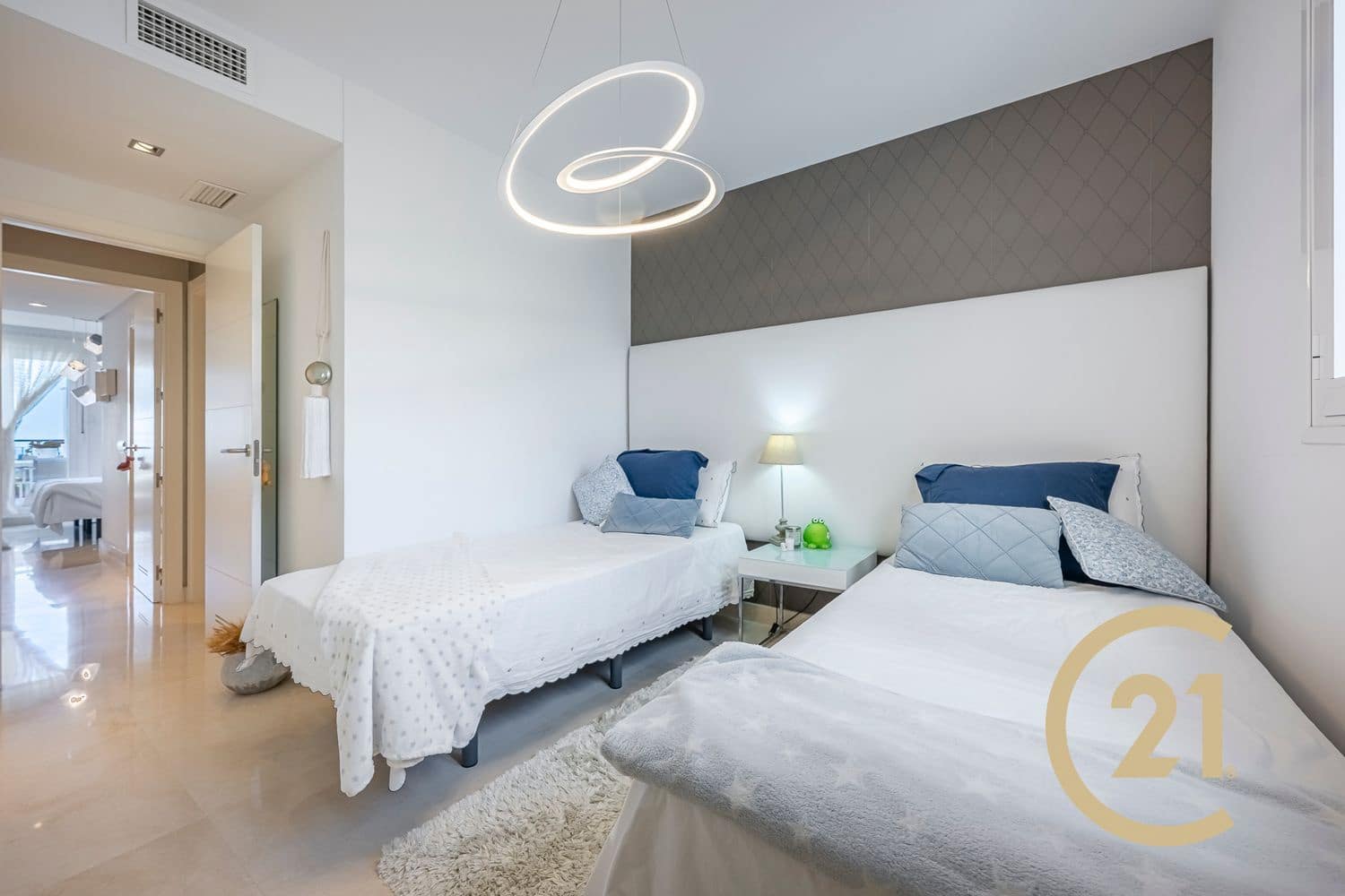 2 soverom Leilighet til salgs i Benahavis med svømmebasseng garasje - € 680 000 (Ref: 9629744)