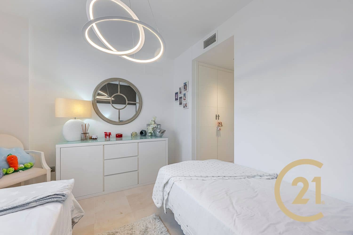 2 soverom Leilighet til salgs i Benahavis med svømmebasseng garasje - € 680 000 (Ref: 9629744)