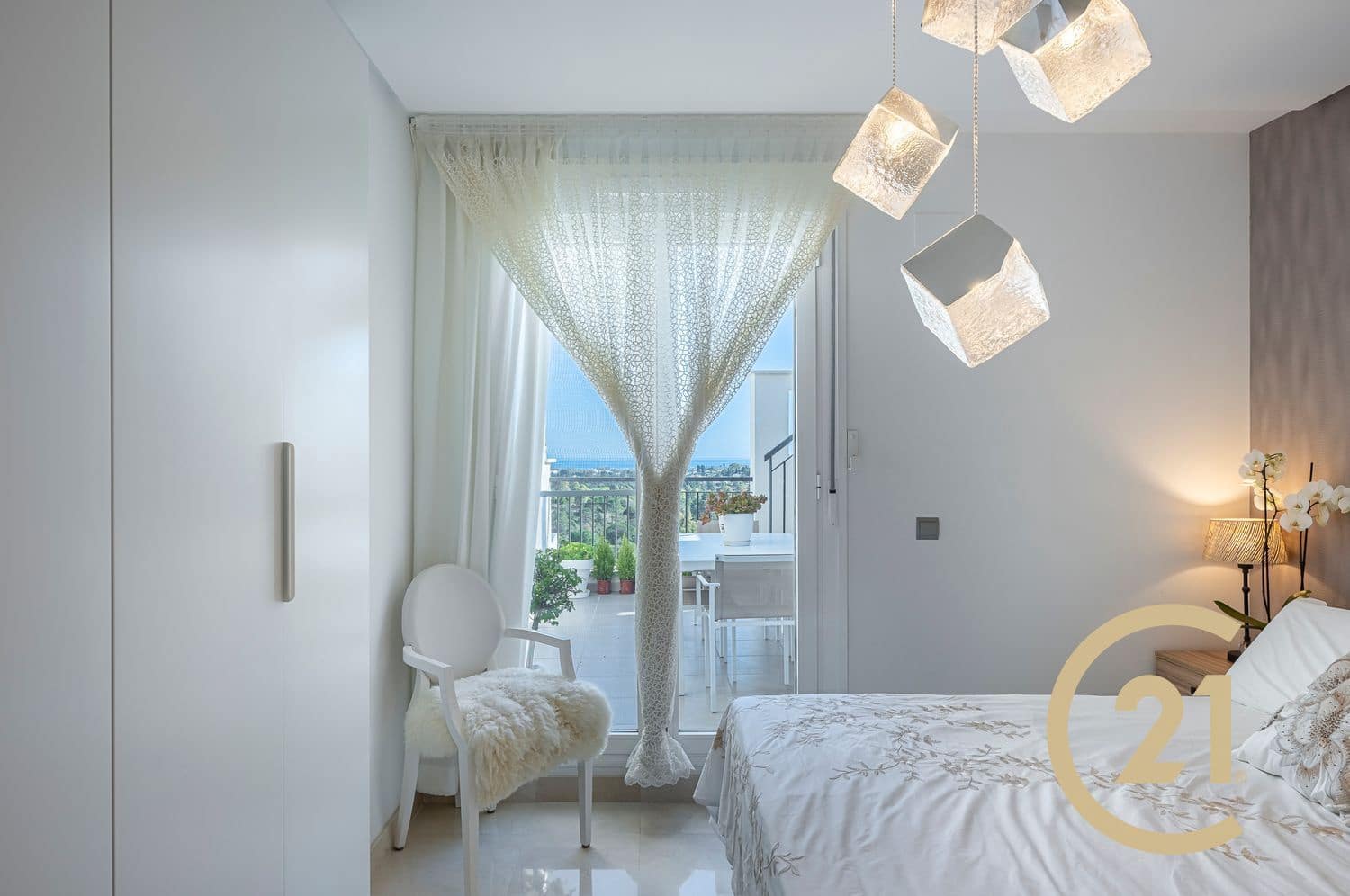 2 soverom Leilighet til salgs i Benahavis med svømmebasseng garasje - € 680 000 (Ref: 9629744)