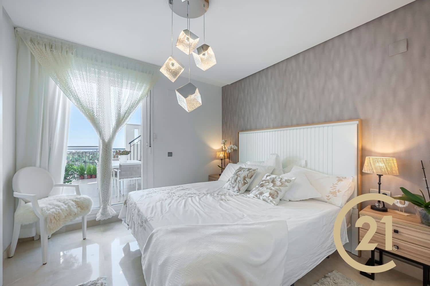 2 soverom Leilighet til salgs i Benahavis med svømmebasseng garasje - € 680 000 (Ref: 9629744)