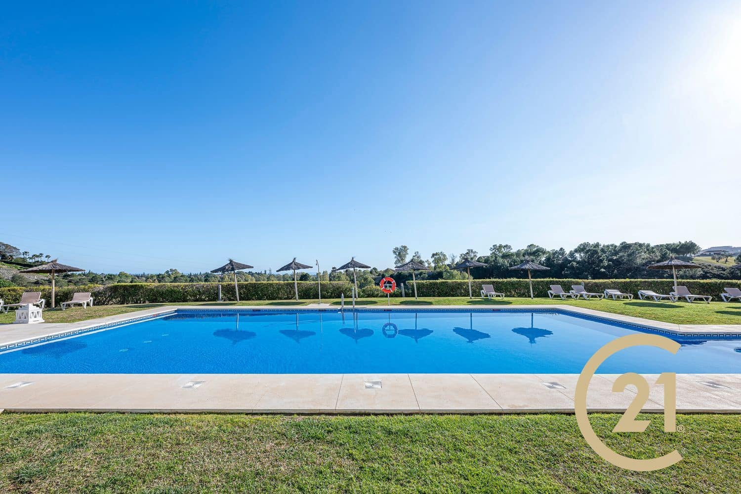 2 soverom Leilighet til salgs i Benahavis med svømmebasseng garasje - € 680 000 (Ref: 9629744)