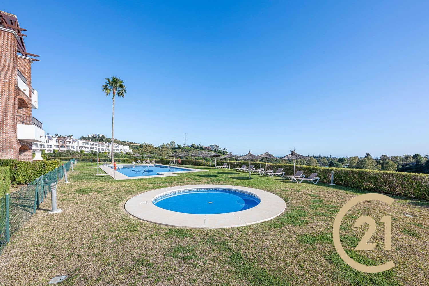 2 soverom Leilighet til salgs i Benahavis med svømmebasseng garasje - € 680 000 (Ref: 9629744)