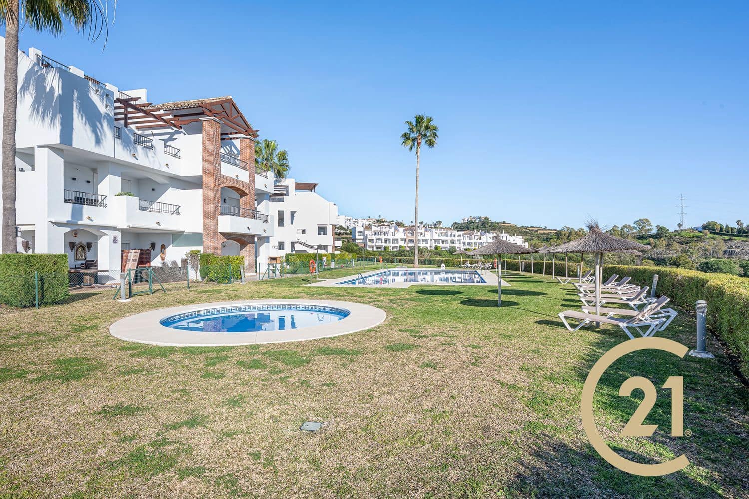 2 soverom Leilighet til salgs i Benahavis med svømmebasseng garasje - € 680 000 (Ref: 9629744)