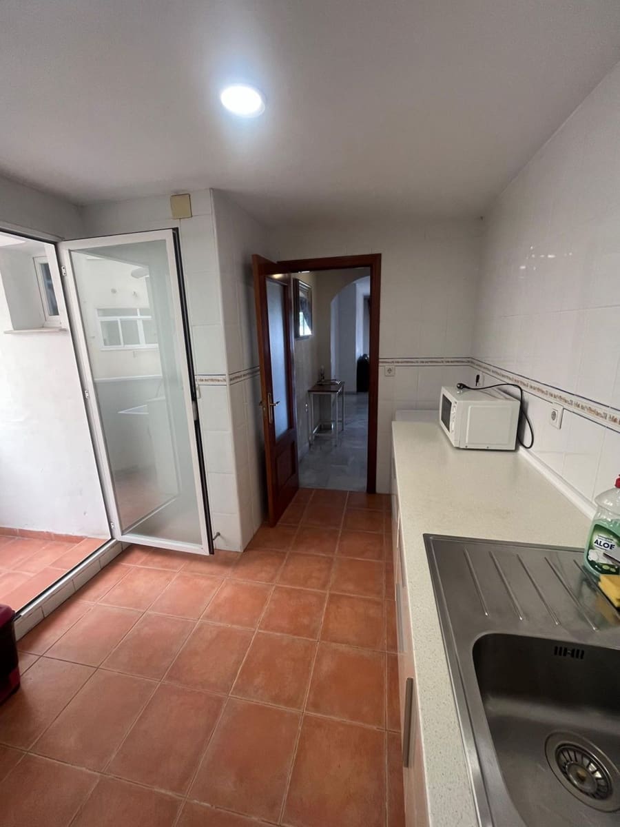 3 quarto Apartamento para arrendar em Marbella com piscina garagem - 2 100 € (Ref: 9690115)