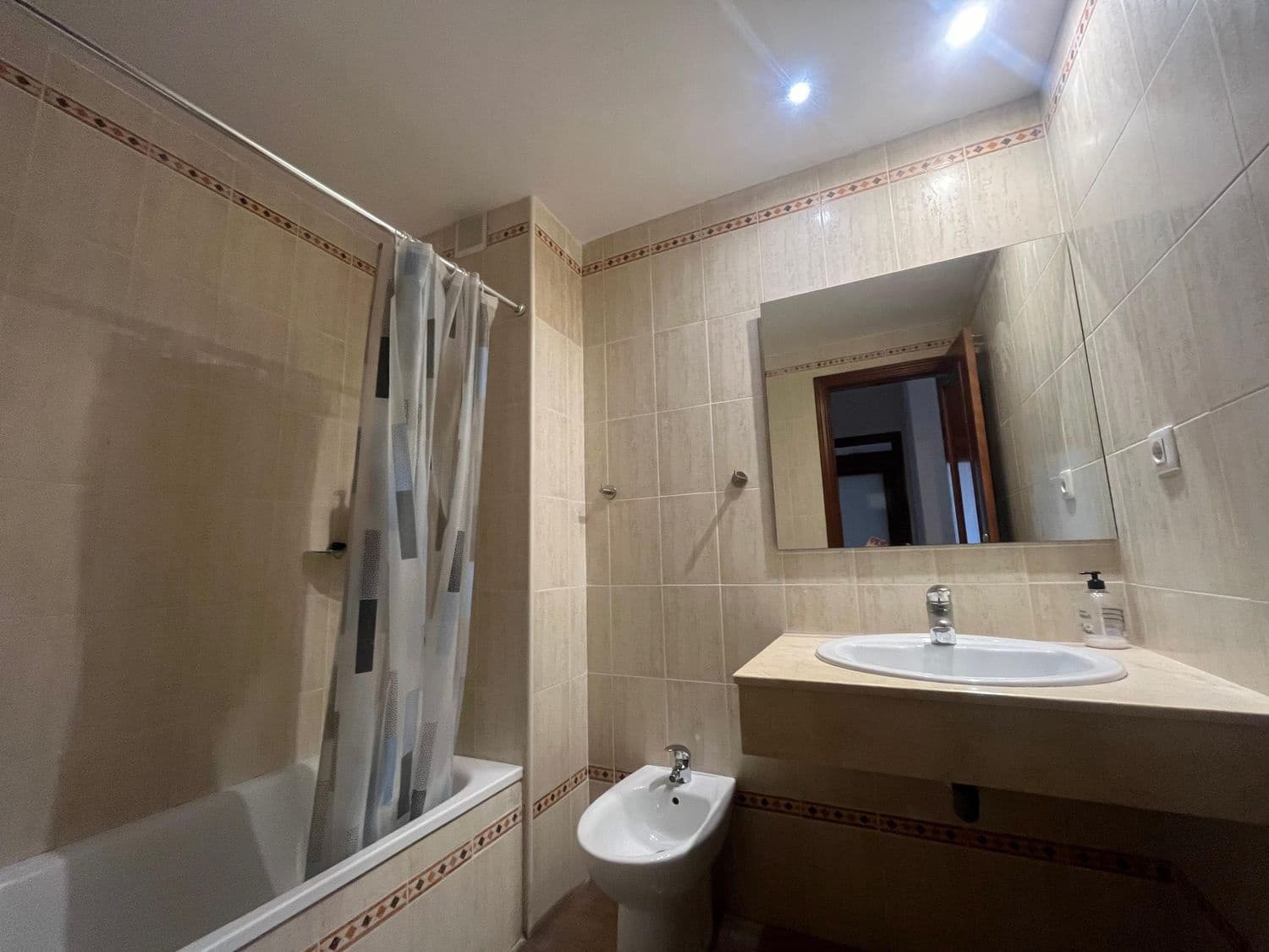 3 quarto Apartamento para arrendar em Marbella com piscina garagem - 2 100 € (Ref: 9690115)