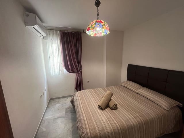 3 quarto Apartamento para arrendar em Los Jardines de Marbella - La Ermita, Marbella com piscina garagem - 2 100 € (Ref: 9690115)