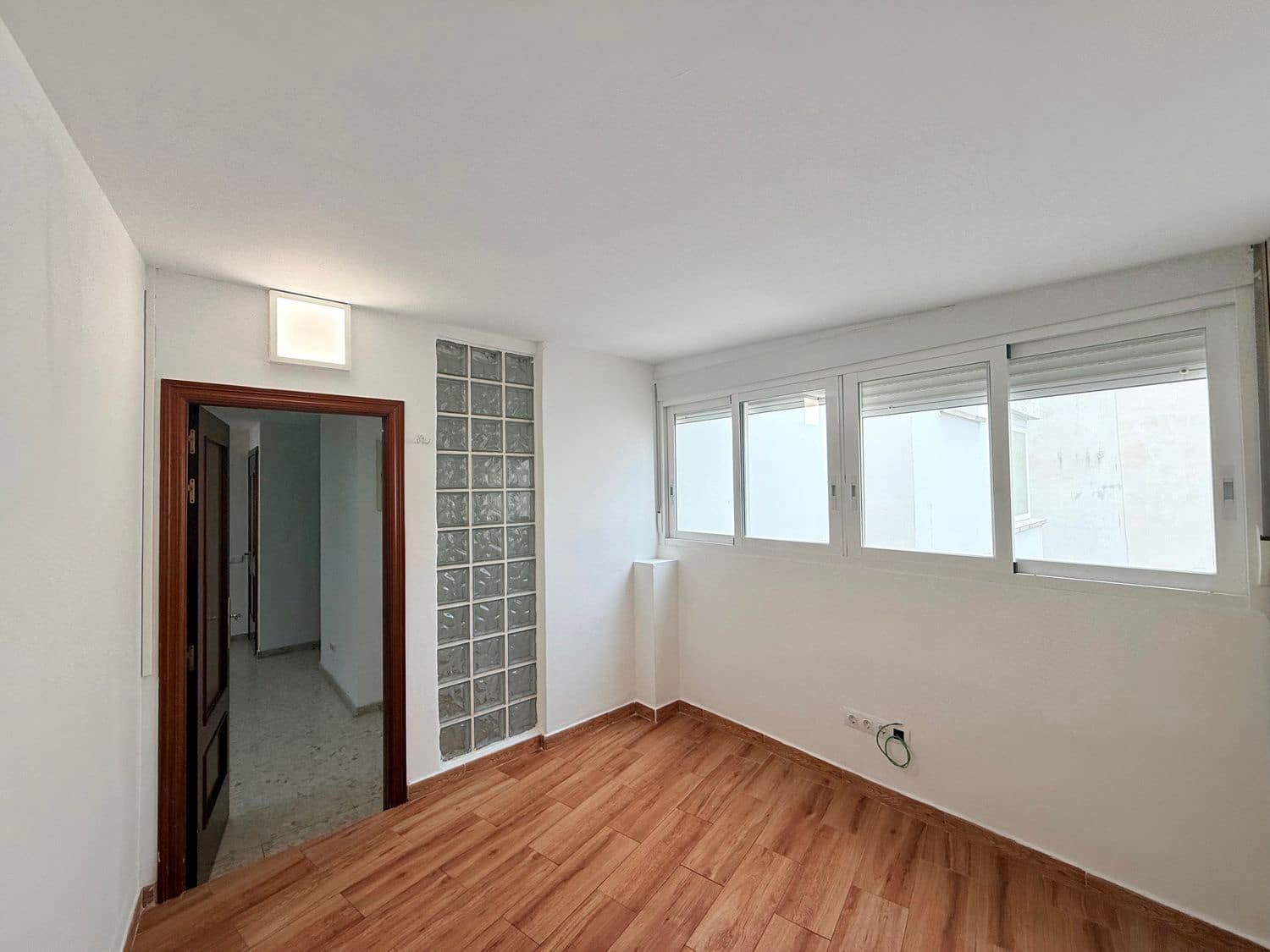 Office for rent in Marbella - € 1,800 (Ref: 9719401)