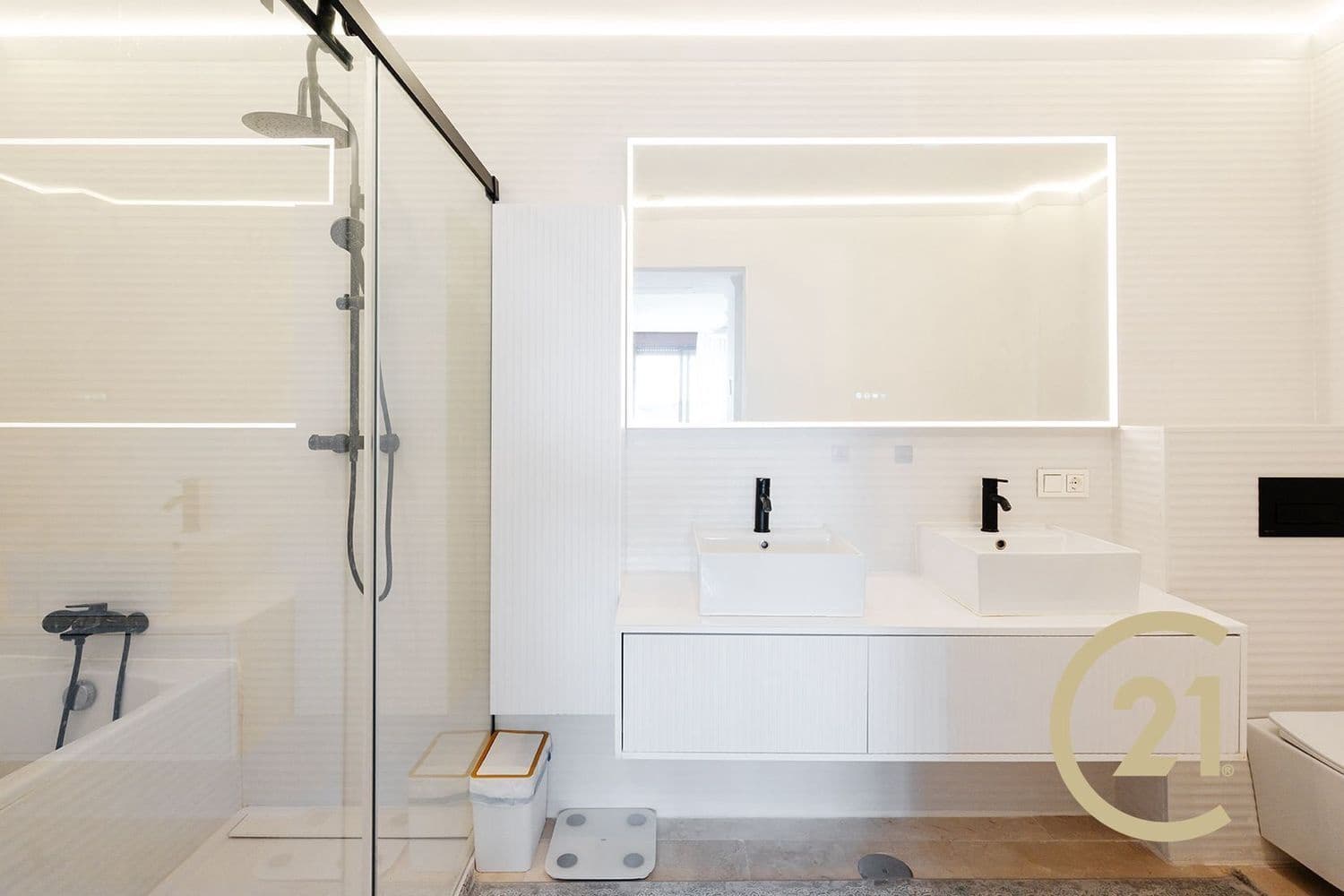 3 quarto Casa em Banda para venda em La Mairena com piscina garagem - 540 000 € (Ref: 9729213)