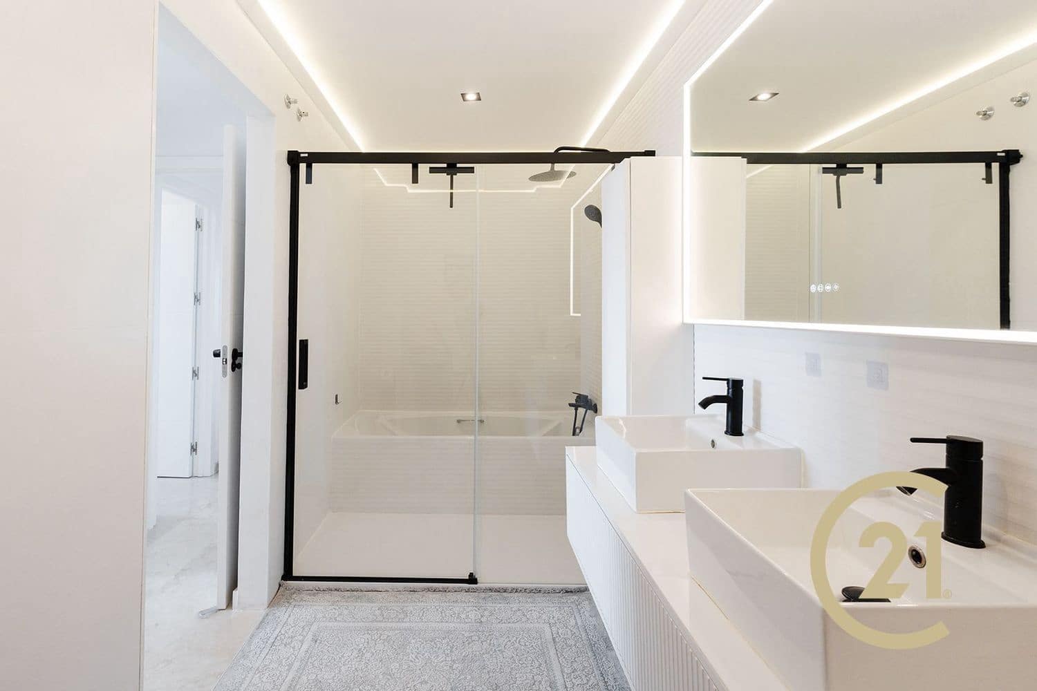3 quarto Casa em Banda para venda em La Mairena com piscina garagem - 540 000 € (Ref: 9729213)