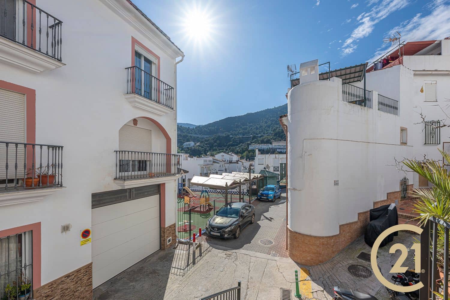 2 bedroom Apartment for sale in Ojen with garage - € 300,000 (Ref: 9731624)